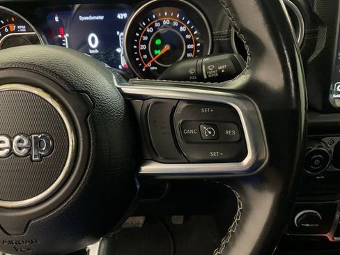 Used 2020 Jeep Gladiator Overland AWD/4WD image 13
