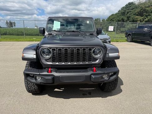 Used 2025 Jeep Gladiator Rubicon AWD/4WD image 11