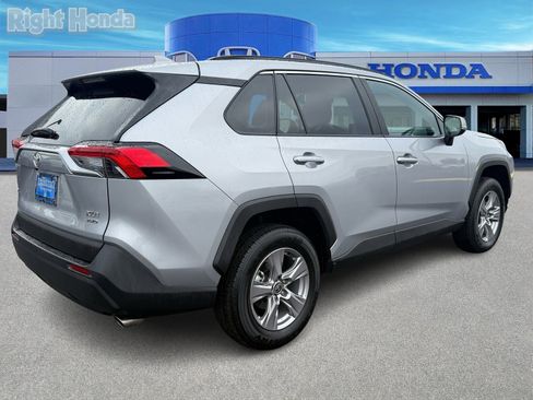 Used 2025 Toyota RAV4 XLE image 7