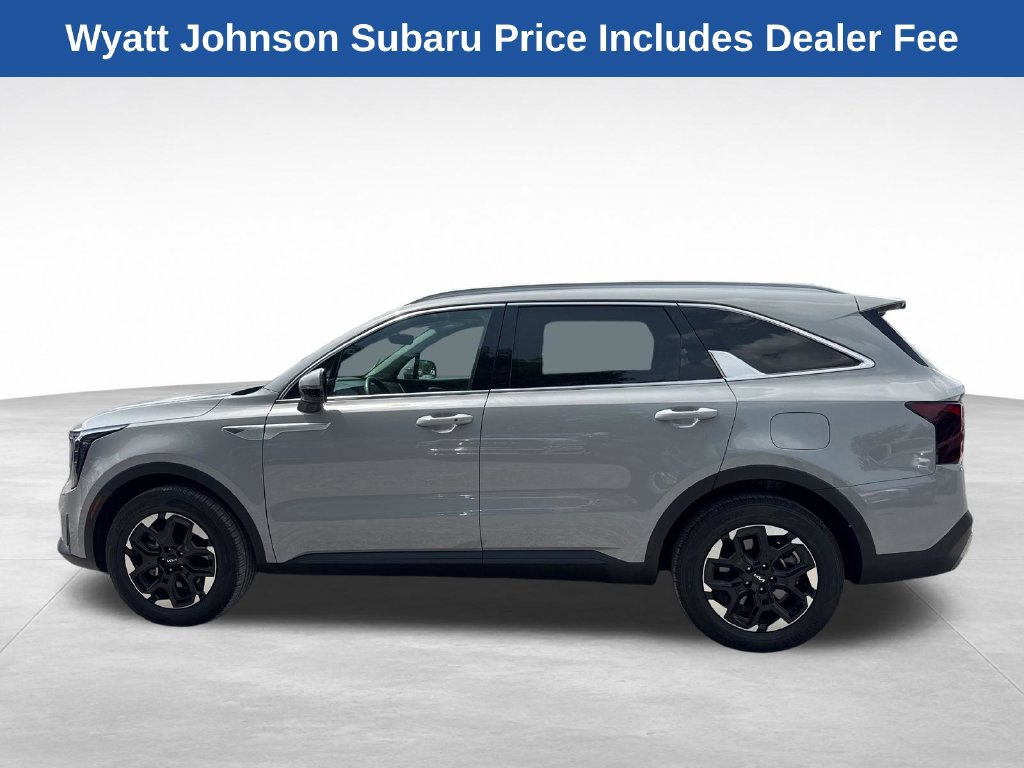 Used 2025 Kia Sorento S FWD image 2