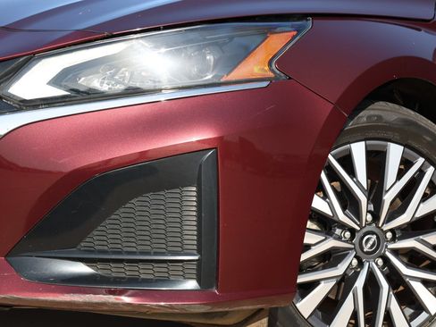 Used 2023 Nissan Altima 2.5 SV AWD/4WD image 9