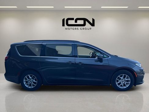 Used 2022 Chrysler Pacifica Touring-L FWD image 7