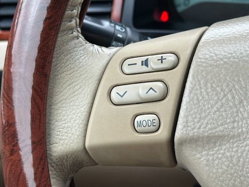 Used 2006 Toyota Solara SLE image 32