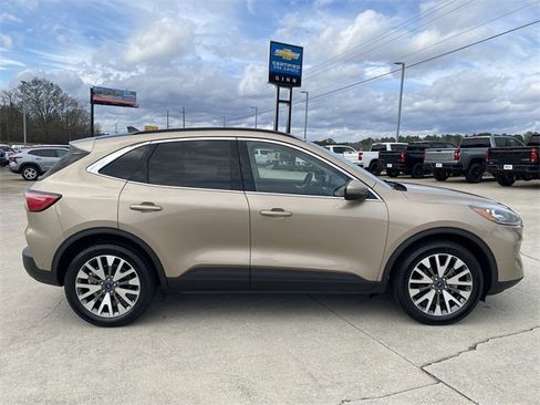 Used 2020 Ford Escape Titanium image 8