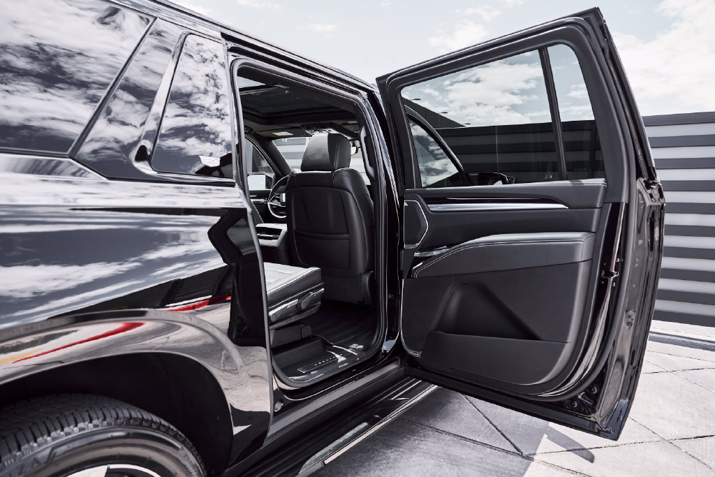 Used 2025 Cadillac Escalade ESV Sport AWD/4WD image 26