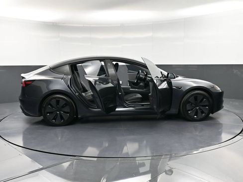Used 2024 Tesla Model 3 Standard Range image 35