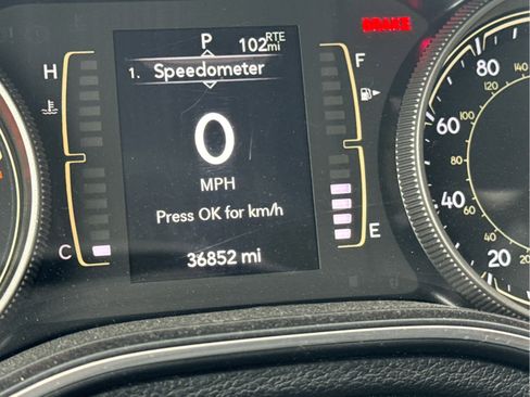 Used 2019 Jeep Cherokee Latitude w/ Popular Appearance Group AWD/4WD image 12