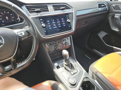 Used 2021 Volkswagen Tiguan SEL Premium R-Line w/ 3rd Row Seat Package AWD/4WD image 31