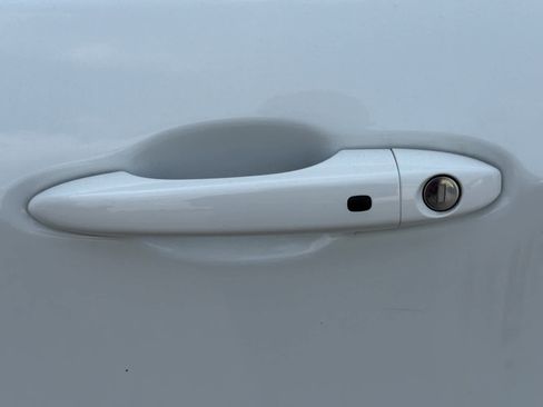 Used 2024 Jeep Compass Latitude image 13