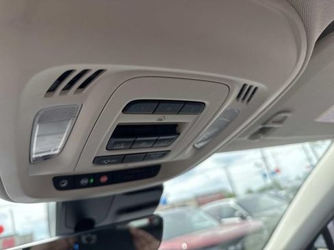 Used 2023 Buick Envision Avenir AWD/4WD image 36