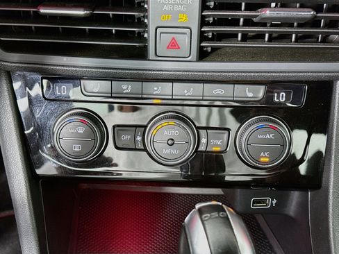Used 2019 Volkswagen Jetta GLI FWD image 15
