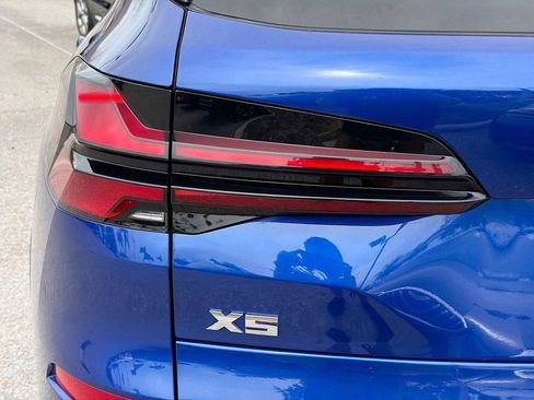 Certified 2026 BMW X5 M60i AWD/4WD image 11