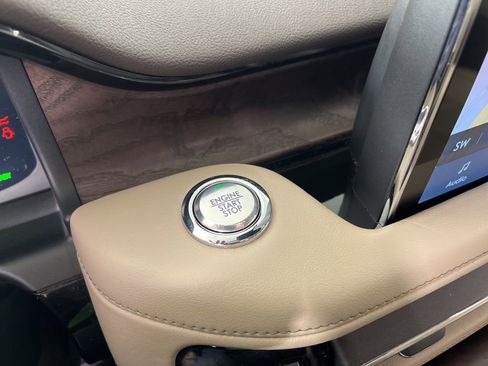 Used 2021 Lincoln Aviator Grand Touring w/ Elements Package Plus image 36