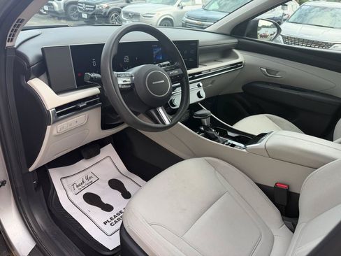 Used 2025 Hyundai Tucson SEL FWD image 11