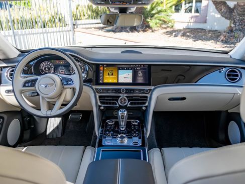 New 2026 Bentley Flying Spur Plug-In Hybrid image 4