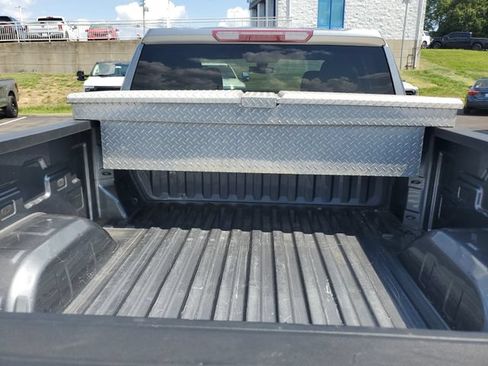 Used 2022 Chevrolet Silverado 1500 Custom w/ Safety Confidence Package AWD/4WD image 10