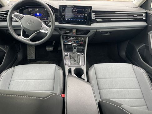 Used 2025 Volkswagen Jetta SE image 42