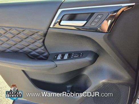 Used 2023 Mitsubishi Outlander SEL image 31