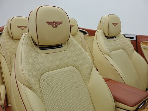 Used 2020 Bentley Continental GT image 47