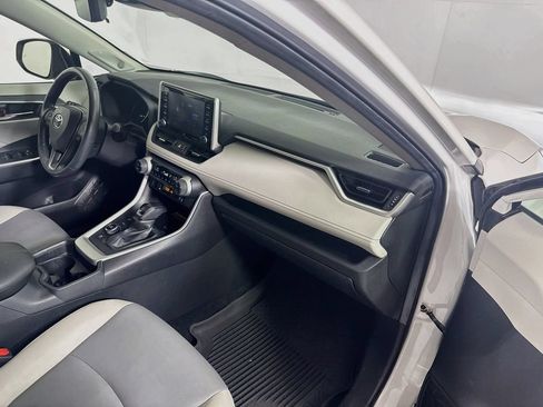 Certified 2021 Toyota RAV4 XLE Premium AWD/4WD image 28