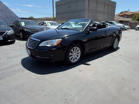 Used 2012 Chrysler 200 Touring FWD image 12