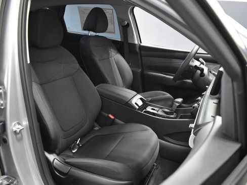 Used 2025 Hyundai Tucson SE image 14