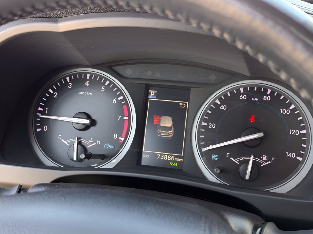 Used 2019 Toyota Highlander XLE AWD/4WD image 29