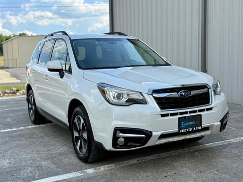 Used 2017 Subaru Forester 2.5i Limited AWD/4WD image 5