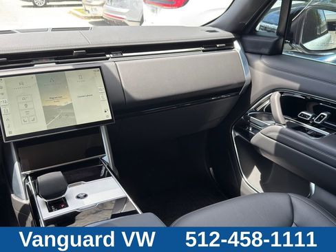 Used 2025 Land Rover Range Rover SE AWD/4WD image 32