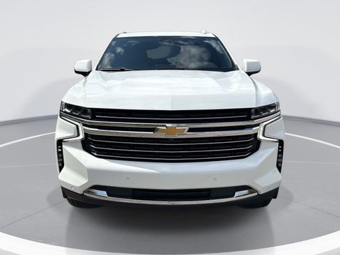 Used 2022 Chevrolet Tahoe LT w/ Luxury Package AWD/4WD image 2