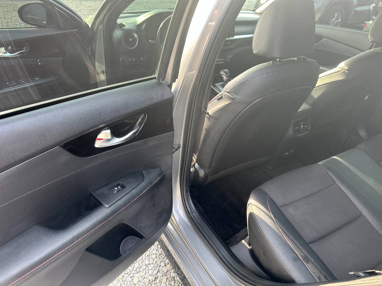 Used 2022 Kia Forte GT FWD image 11