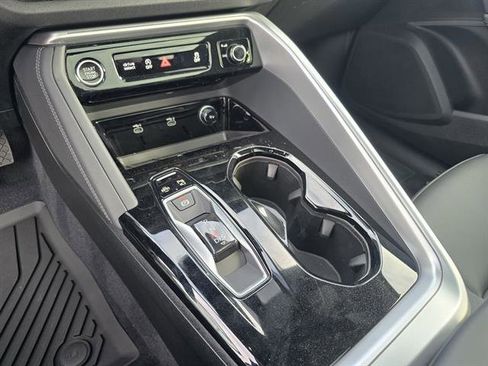 Used 2025 Audi Q5 Premium w/ Convenience Package image 26