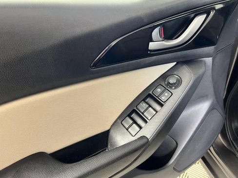 Used 2014 MAZDA MAZDA3 i Touring FWD image 12