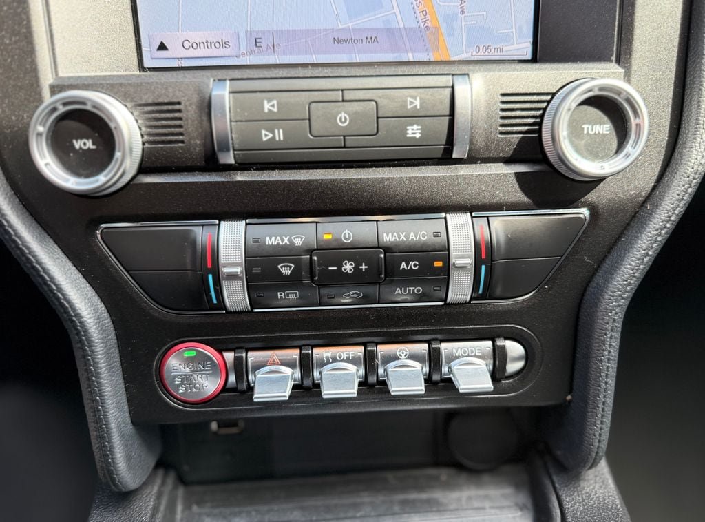 Used 2019 Ford Mustang GT w/ Equipment Group 301A RWD image 28