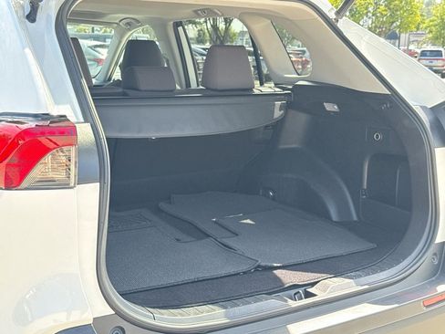 Used 2019 Toyota RAV4 XLE w/ Convenience Package FWD image 34