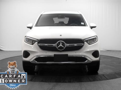 Used 2025 Mercedes-Benz GLC 300 4MATIC image 8