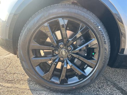 New 2026 Land Rover Discovery Limited Edition AWD/4WD image 21