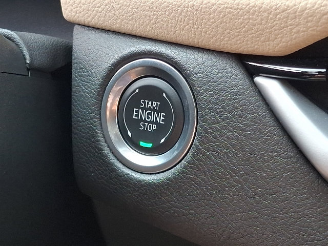 Certified 2025 Cadillac XT4 Premium Luxury FWD image 19