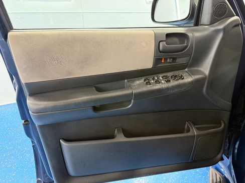 Used 2001 Dodge Durango R/T image 11