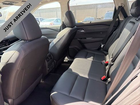 Certified 2024 Nissan Rogue SL w/ SL Premium Package image 9