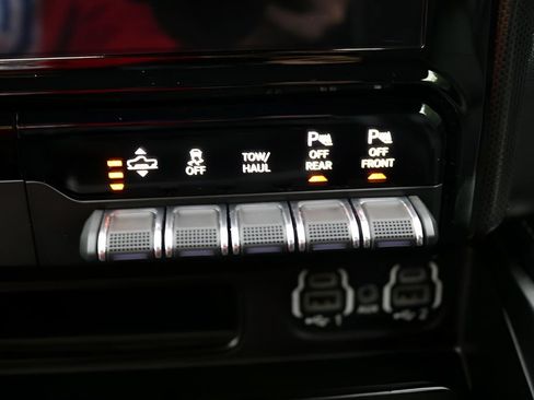 Used 2024 RAM 1500 Limited AWD/4WD image 29