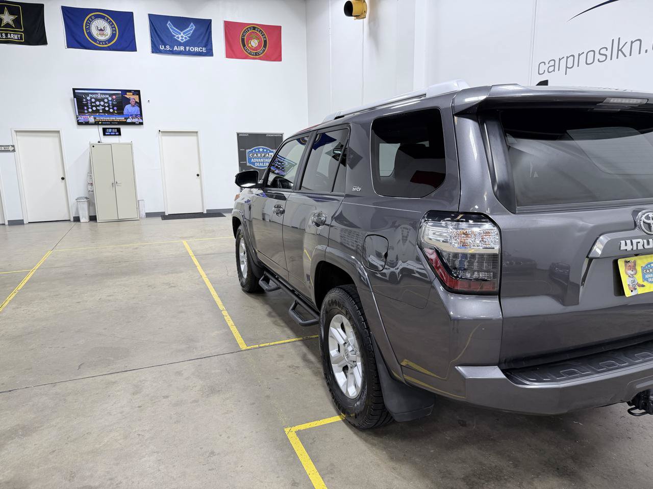 Used 2017 Toyota 4Runner SR5 RWD image 22