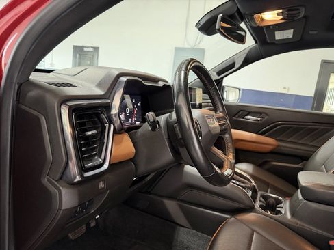 Used 2023 GMC Canyon AT4 w/ AT4 Premium Package image 12