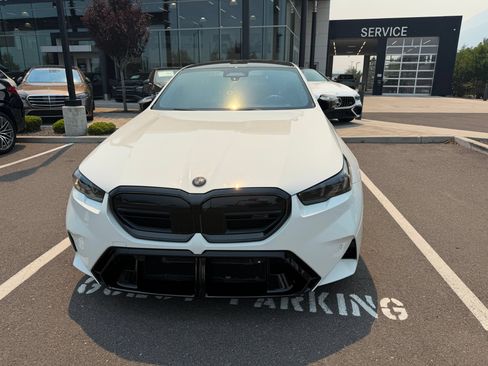 Used 2026 BMW M5 w/ Carbon Package AWD/4WD image 2