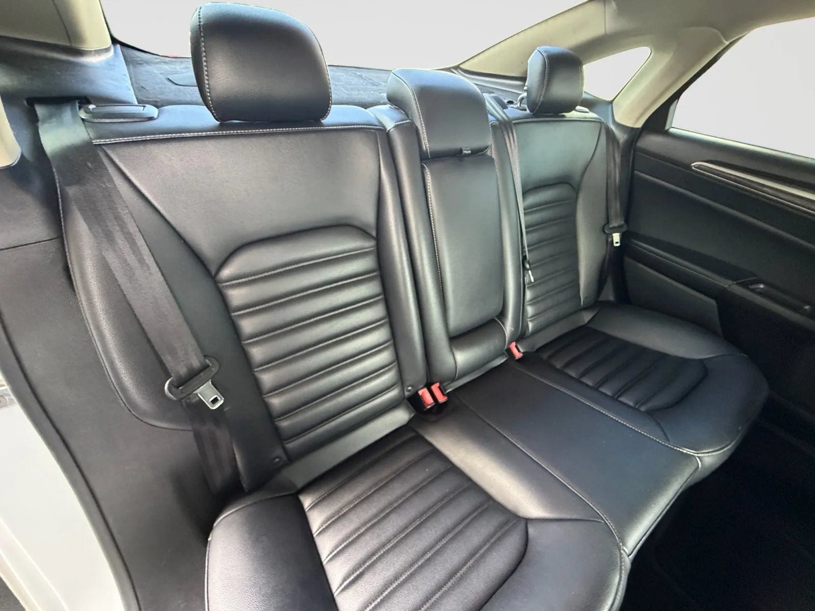 Used 2020 Ford Fusion SEL FWD image 18