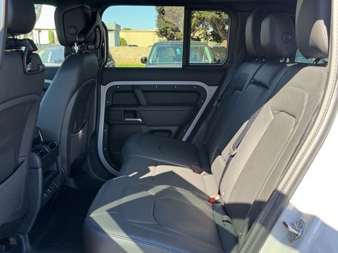 New 2026 Land Rover Defender 110 X-Dynamic SE AWD/4WD image 24