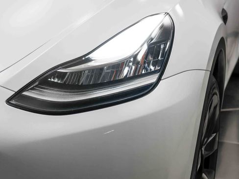 Used 2023 Tesla Model Y Long Range AWD/4WD image 12