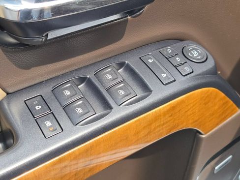 Used 2016 Chevrolet Silverado 1500 LTZ w/ LTZ Plus Package AWD/4WD image 23