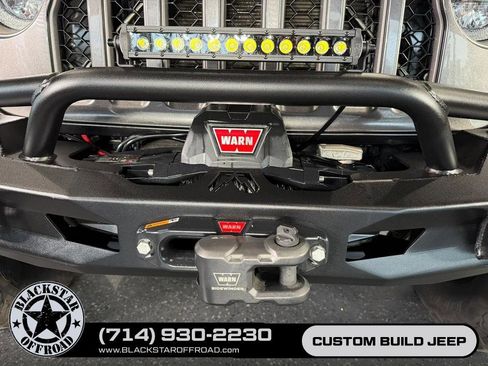 Used 2021 Jeep Gladiator Rubicon AWD/4WD image 5