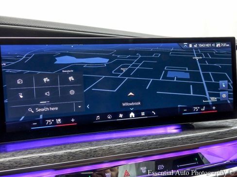 Used 2023 BMW i7 xDrive60 w/ Parking Assistance Package image 24